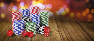 casino belirteçleri dices ile yığını