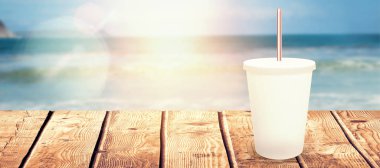 Plaj karşı beyaz Kupası