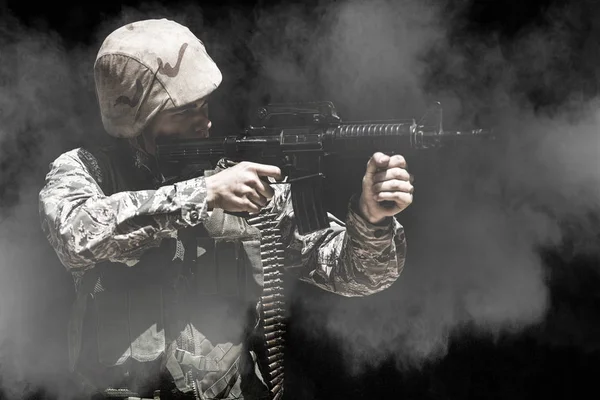 Military soldier aiming with rifle — Stock Photo, Image