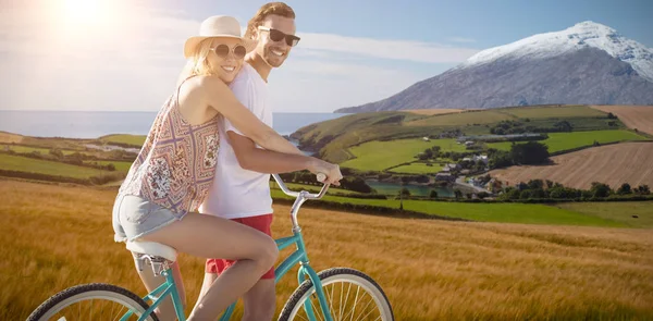 Couple en vélo — Photo