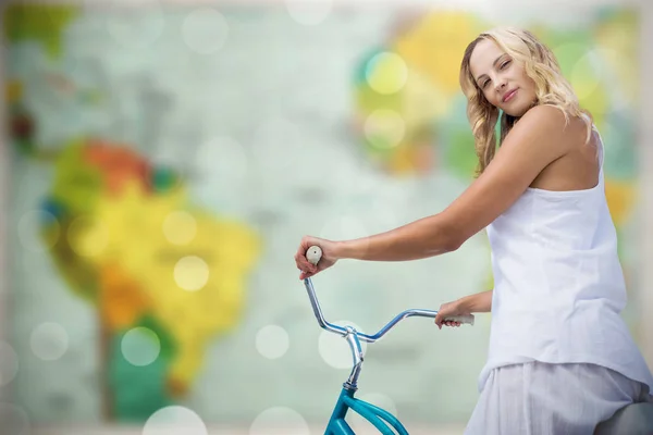 Blonde going on bike ride — Stock Photo, Image