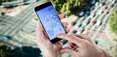 cep telefonu tutan eller