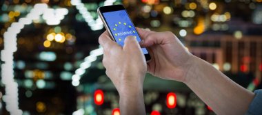 telefon holding kırpılmış eller