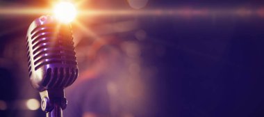 Konserde Retro mikrofon