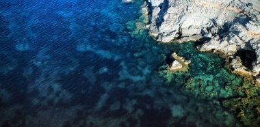 Hava deniz cliff tarafından görünümünü