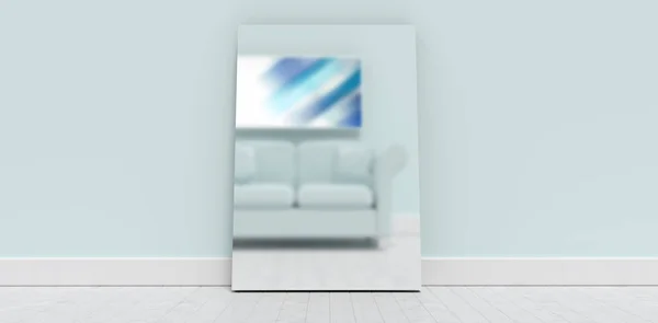 Espelho inclinado na parede e sofá refletindo — Fotografia de Stock