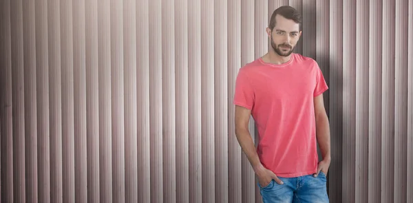 Retrato del hombre con las manos en los bolsillos — Foto de Stock