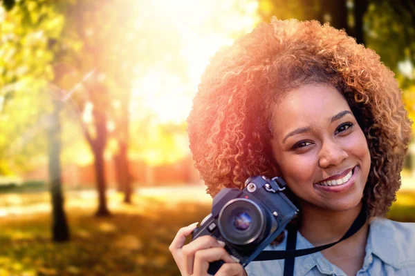 Headshot of smiling girl — Stock Photo, Image