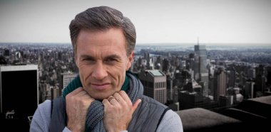 Yakışıklı olgun adam. 