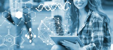 Dışarıda kampüsünde öğrenci 