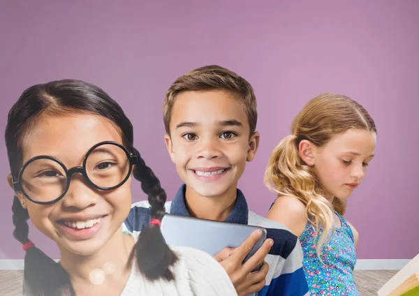 Niños inteligentes con espacio en blanco —  Fotos de Stock