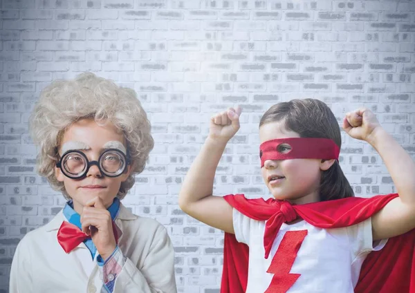 Crianças super-heróis e cientistas — Fotografia de Stock