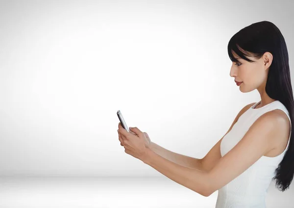 Woman with mobile phone — Stock Photo, Image