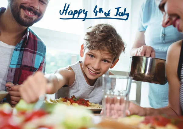 Rodzinny obiad na dzień niepodległości — Zdjęcie stockowe