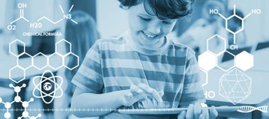 Okul çocuğu tablet kullanma 