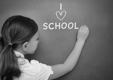 Okul metin yazı tahtası üzerinde seviyorum