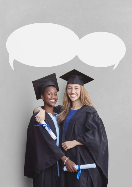 Afgestudeerde student vrouwen met tekstballon — Stockfoto