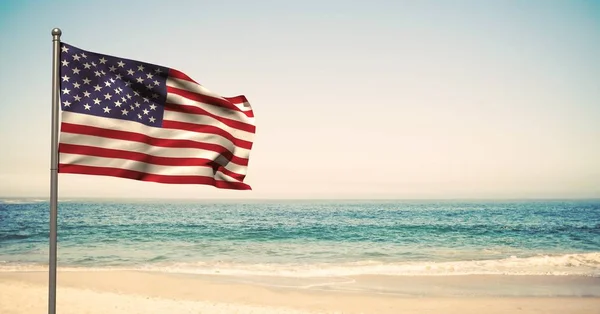 ABD bayrağı sahilde — Stok fotoğraf