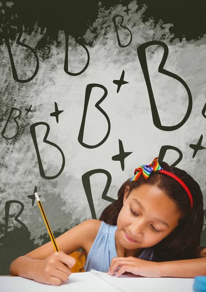 Studente ragazza a tavola scrittura — Foto Stock