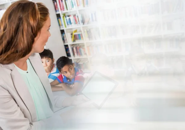 Lehrer mit Klasse — Stockfoto