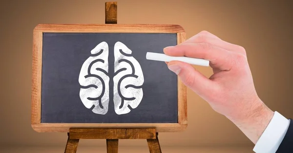 Hand zeichnet Gehirn auf Tafel — Stockfoto