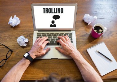 El ile laptop trolling metin ve sohbet simgesi