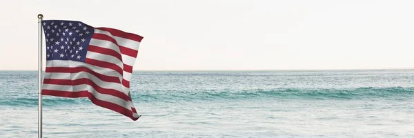 3d usa Flagge vor Strand Hintergrund — Stockfoto