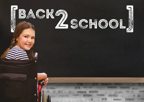 Back 2 school tekst op blackboard — Stockfoto