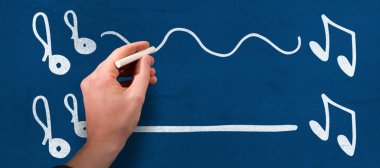 Kara tahta çizim adam