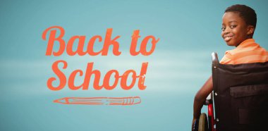 Tekerlekli sandalyede oturan çocuk