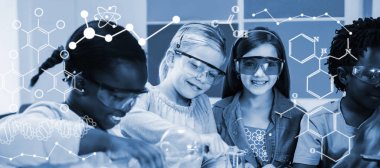 çocuklar bir kimyasal deney yapıyor 