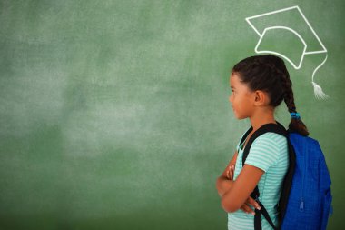 kollarını çapraz ile kız