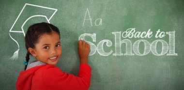 genç kız Tebeşir tahtaya yazma