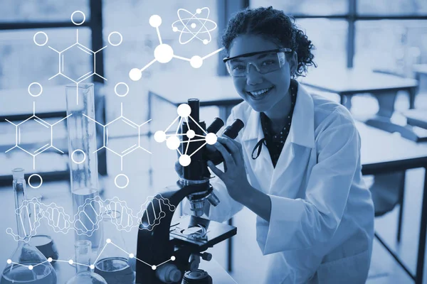 kız öğrenci karşı kimyasal formüller