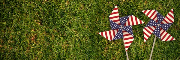 Cazadores de viento con bandera americana —  Fotos de Stock