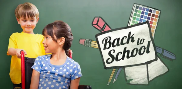 Öğrenciler yeşil kara tahta karşı