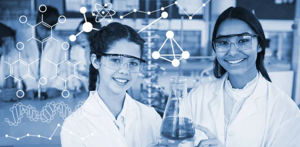 kız öğrenciler karşı kimyasal formüller