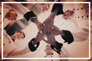 elinde bir daire katılmadan şefler