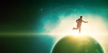 çalışan gülümseyen iş adamı