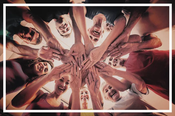 Ellerine sağlık kulübü istifleme insanlar