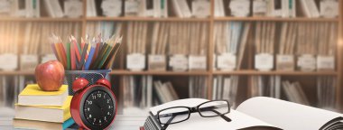 okul malzemeleri masa