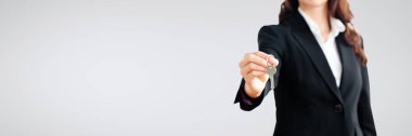 İş kadını holding tuşları