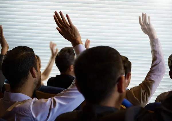 数字复合企业的人举手举手 — 图库照片