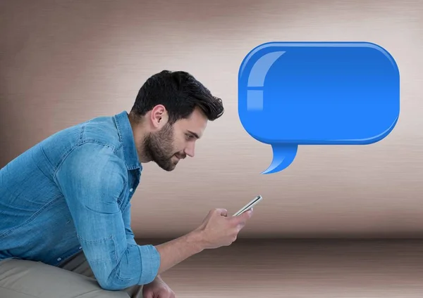 Mann am Telefon mit glänzender Chat-Blase — Stockfoto