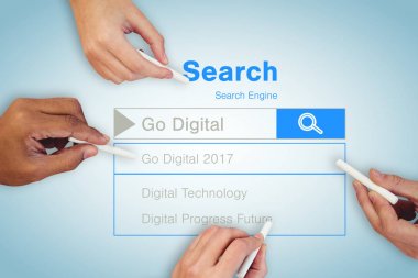 Eller tebeşirler tutan insanların kırpılmış