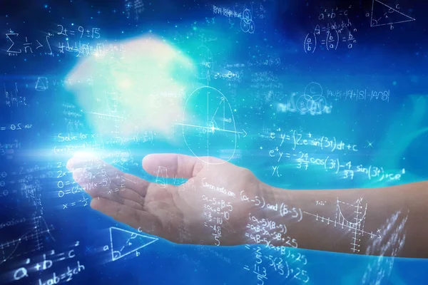 kırpılan el sunan kadının