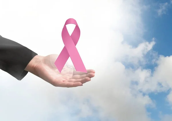 Mano aperta con nastro rosa per la consapevolezza del cancro al seno — Foto Stock