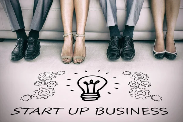 görüşme için bekleyen Yöneticiler