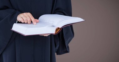 İle açık kitap yargıç 