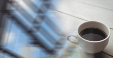 Beyaz masa kahve fincanı 